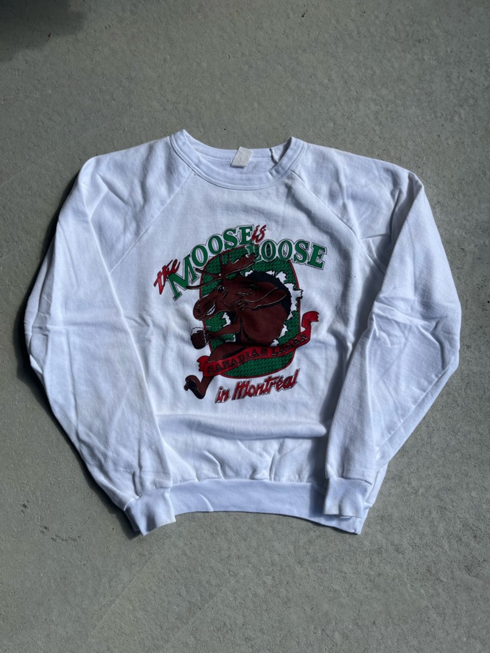 90s vintage The Moose is Loose Montreal White Graphic Sweatshirt